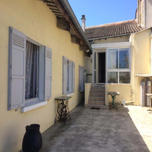 Offres de location Maison Guîtres 33230